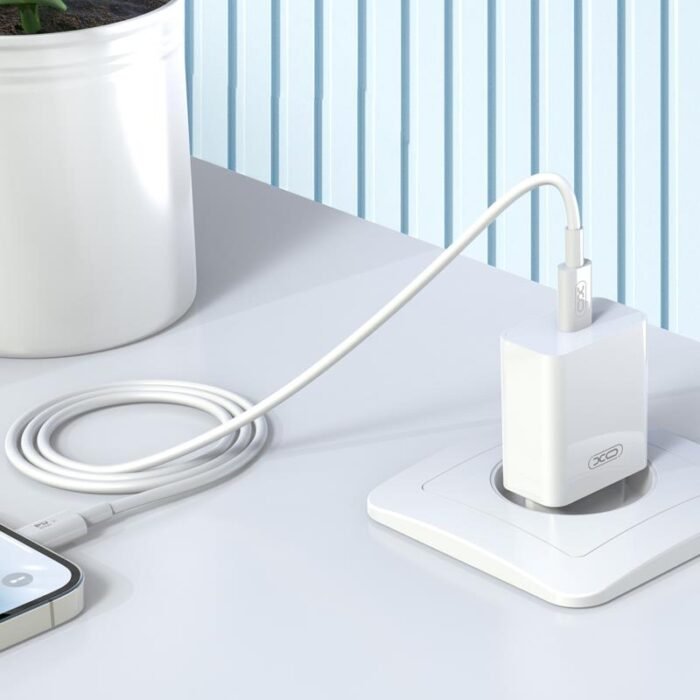 cargador-rapido-20w-blanco-xo-4.jpg